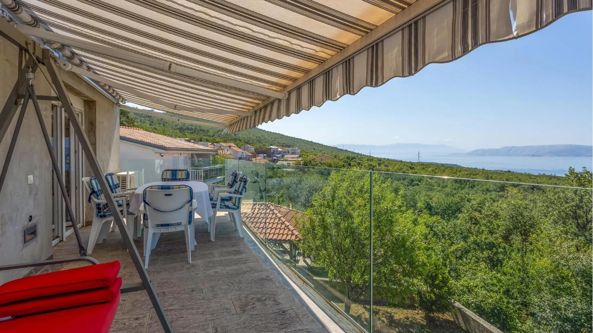 3 Bedroom Cozy Apartment In Crikvenica