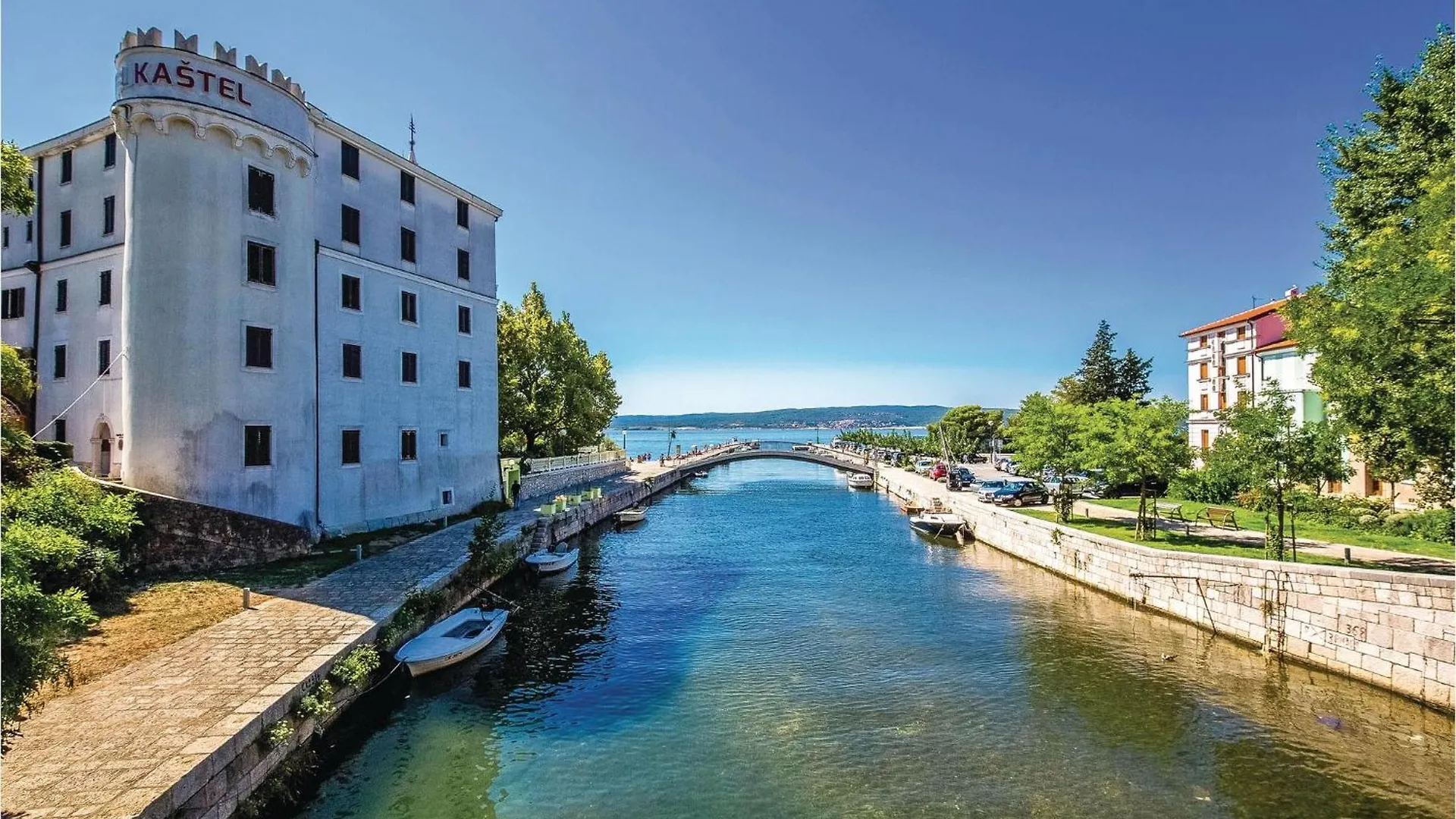 3 Bedroom Cozy Apartment In Crikvenica