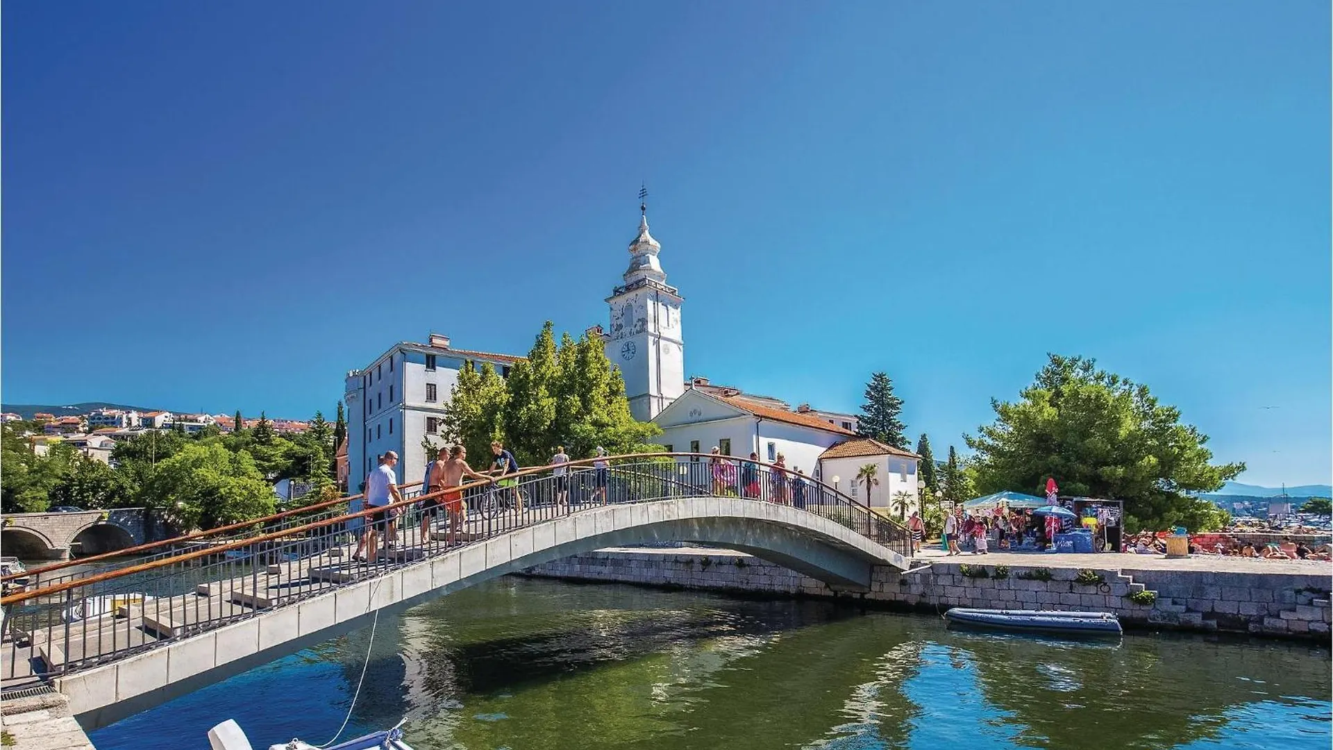 3 Bedroom Cozy Apartment In Crikvenica